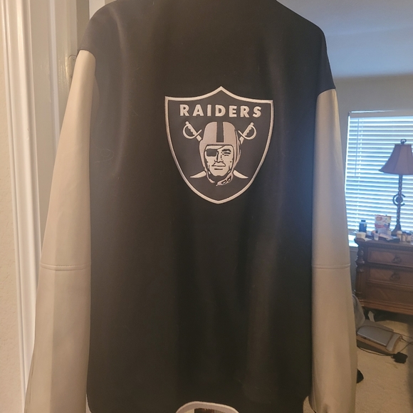 Oakland Raiders jacket 2xl - Picture 2 of 2
